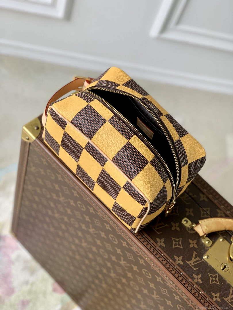 LV N40567 Louis Vuitton Locker Dopp Kit Bag Yellow Damier Other
