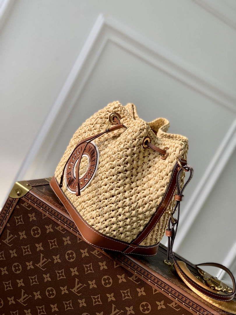 LV M24722 Louis Vuitton Noé BB Bucket Bag Natural / Tan