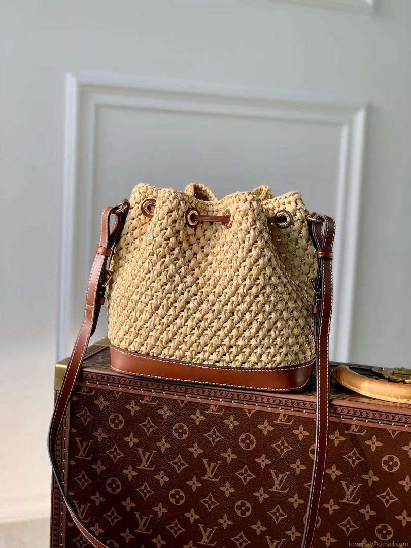 LV M24722 Louis Vuitton Noé BB Bucket Bag Natural / Tan