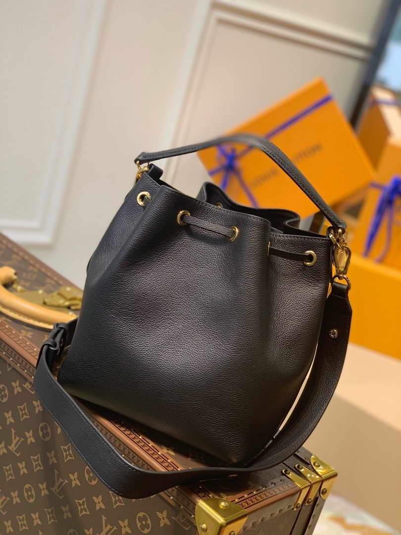 LV M57687 Louis Vuitton Lockme Bucket Bag M57688 M57689 Black