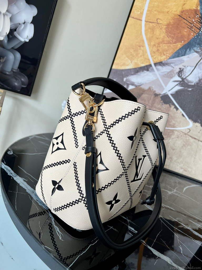 Louis Vuitton M46023 LV M46029 NéoNoé MM Monogram Beige
