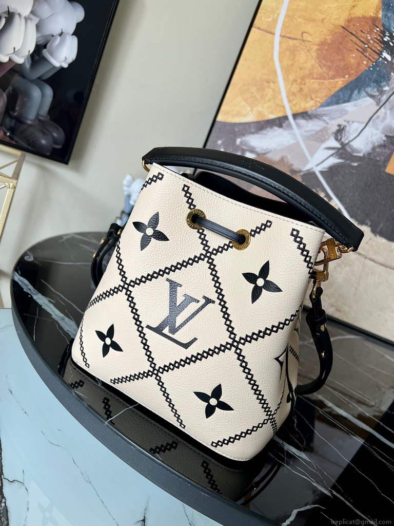 Louis Vuitton M46023 LV M46029 NéoNoé MM Monogram Beige