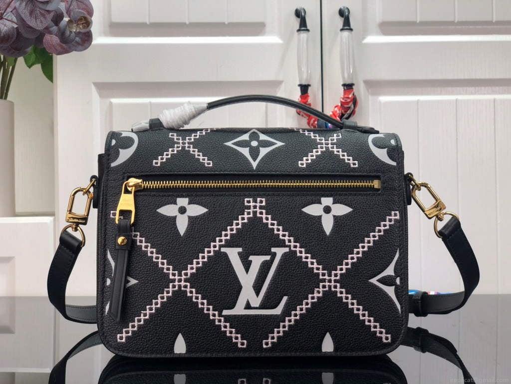 Louis Vuitton M46028 LV M46018 Pochette Metis Monogram Black