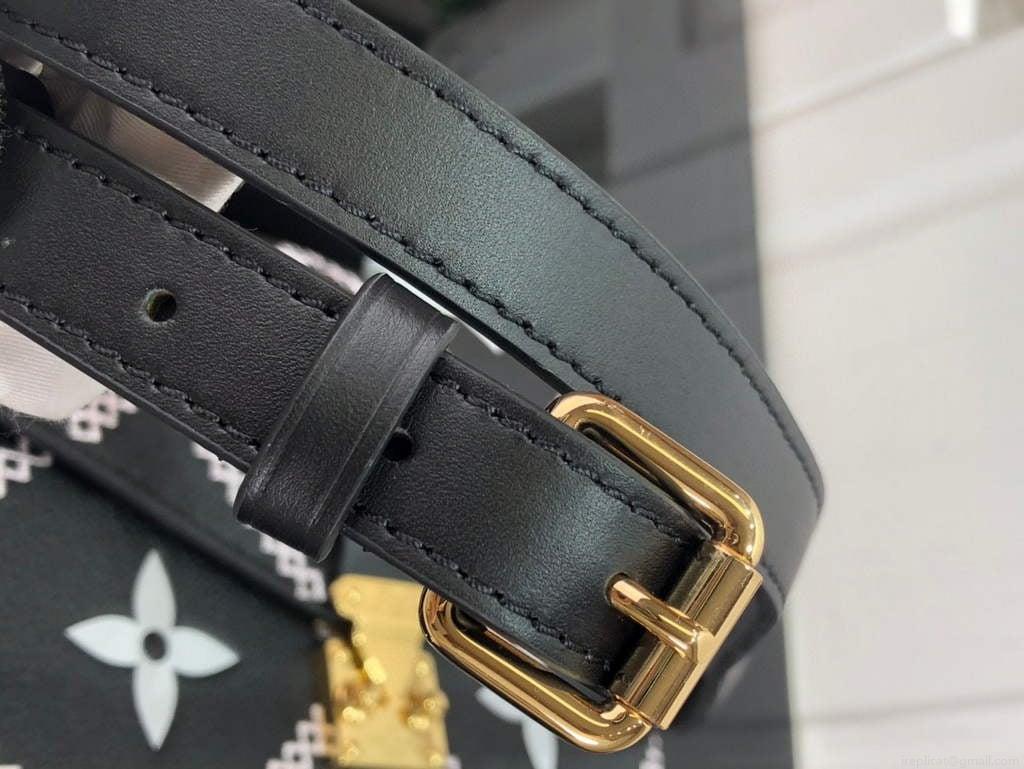 Louis Vuitton M46028 LV M46018 Pochette Metis Monogram Black