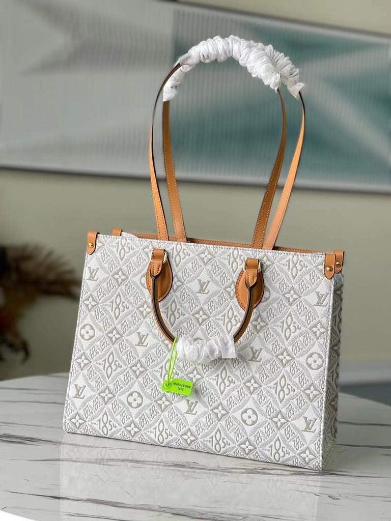 Louis Vuitton M59614 LV M46015 Onthego MM Monogram White