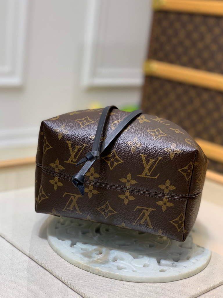 Louis Vuitton M45516 LV M45502 Montsouris BB monogram Black