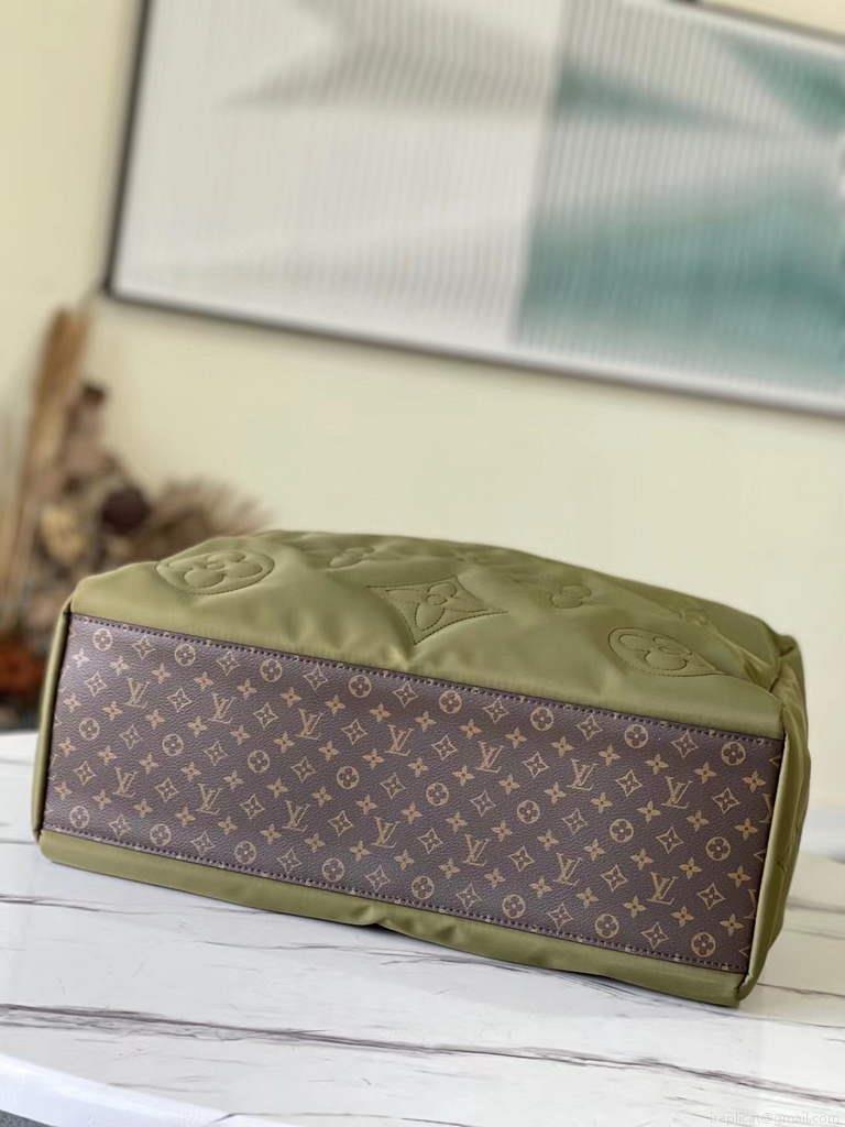 Louis Vuitton M59007 LV M59005 Onthego GM Bag Green