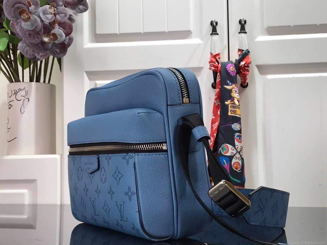 LV M30242 Louis Vuitton Outdoor Messenger Taiga Leather Blue
