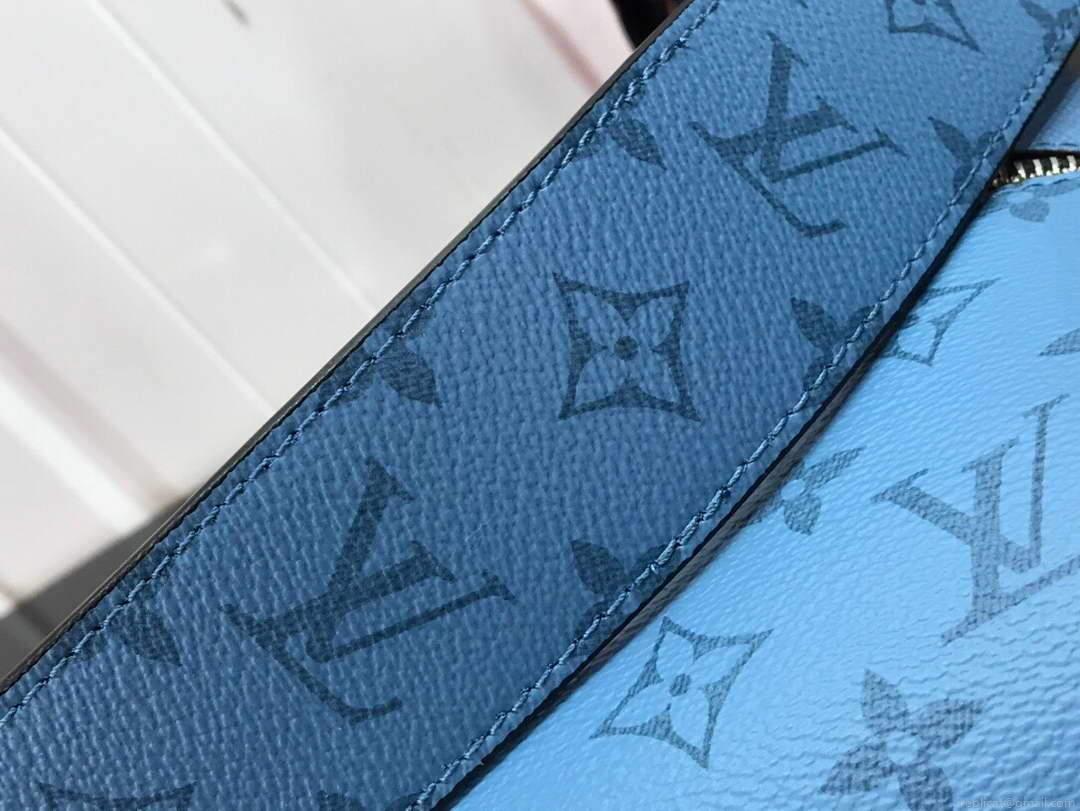 LV M30242 Louis Vuitton Outdoor Messenger Taiga Leather Blue