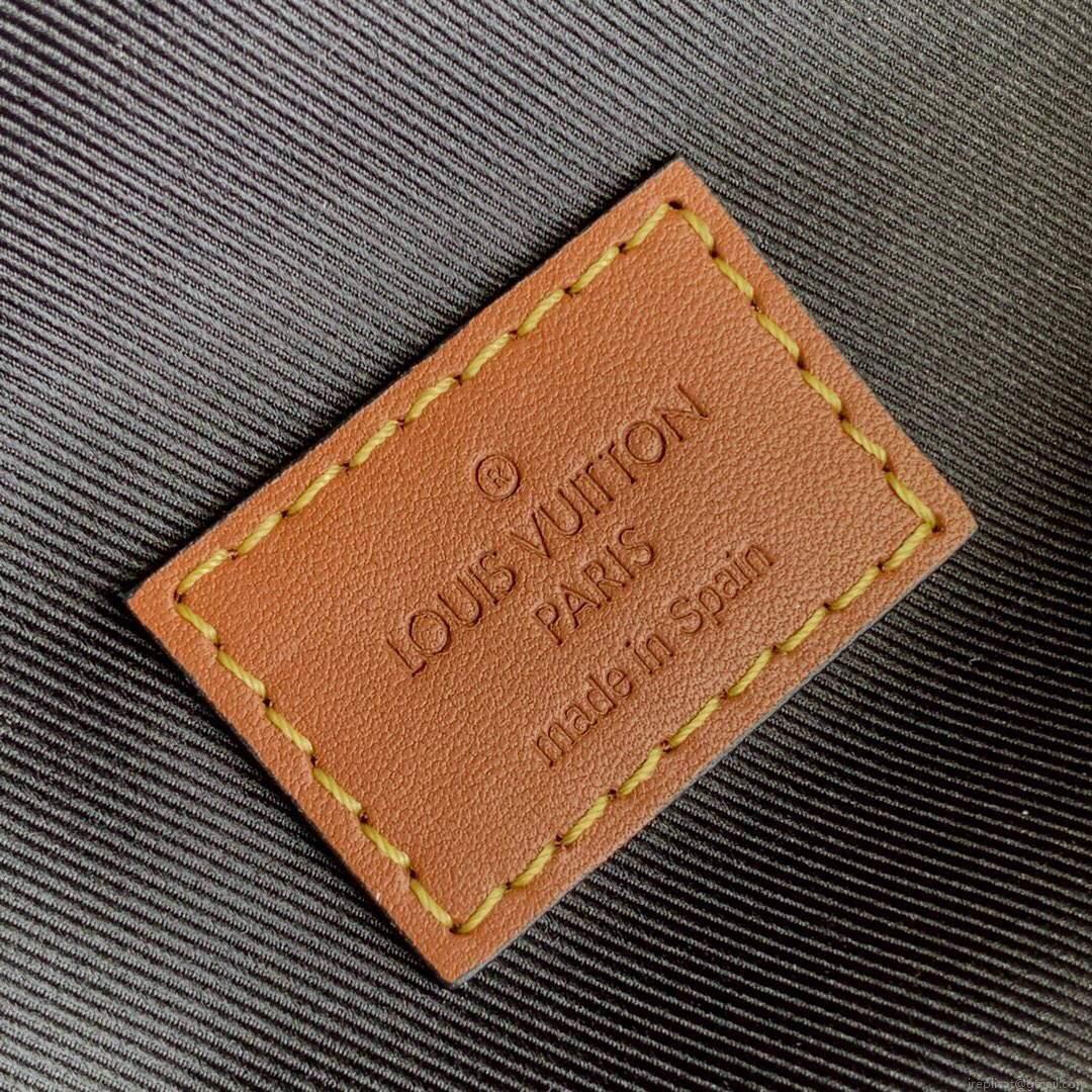 LV M45220 Louis Vuitton Gaston Labels Limited Edition Discovery Waist Bag