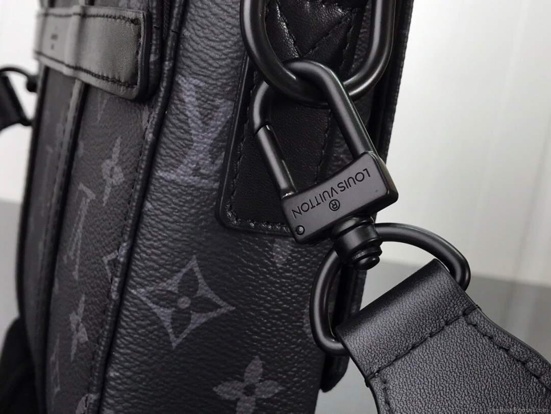 LV M45727 Louis Vuitton Trunk Messenger PM Rectangular Bag Monogram