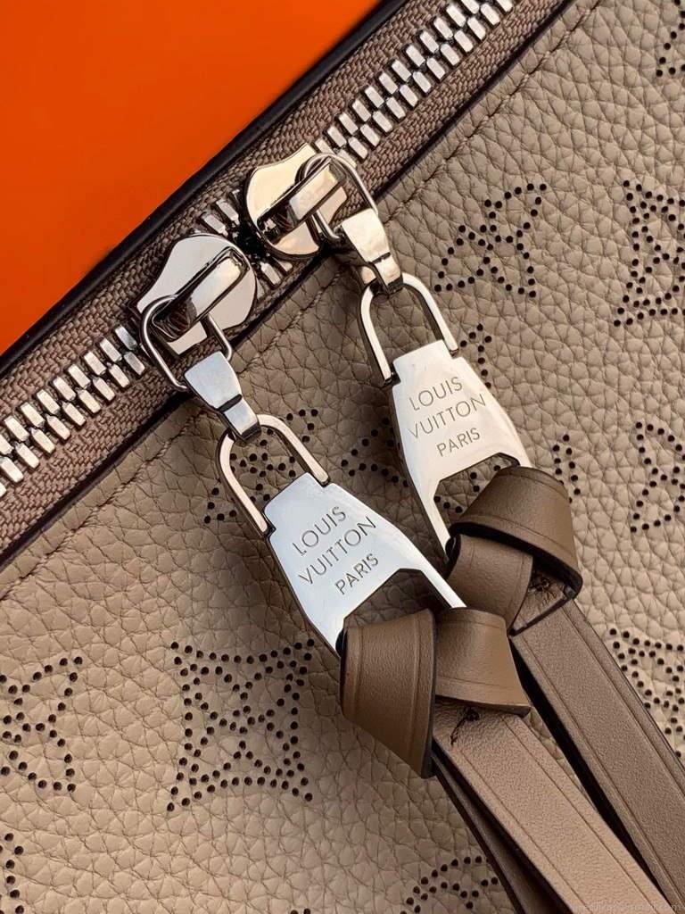 LV M56084 Louis Vuitton M56073 Beaubourg Hobo MM Mahina Galet Grey