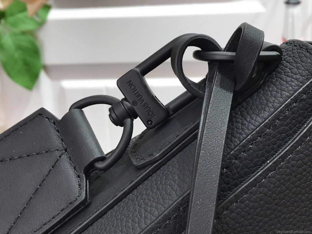 LV M57080 Louis Vuitton Messenger Bag Black Grained Calf Leather