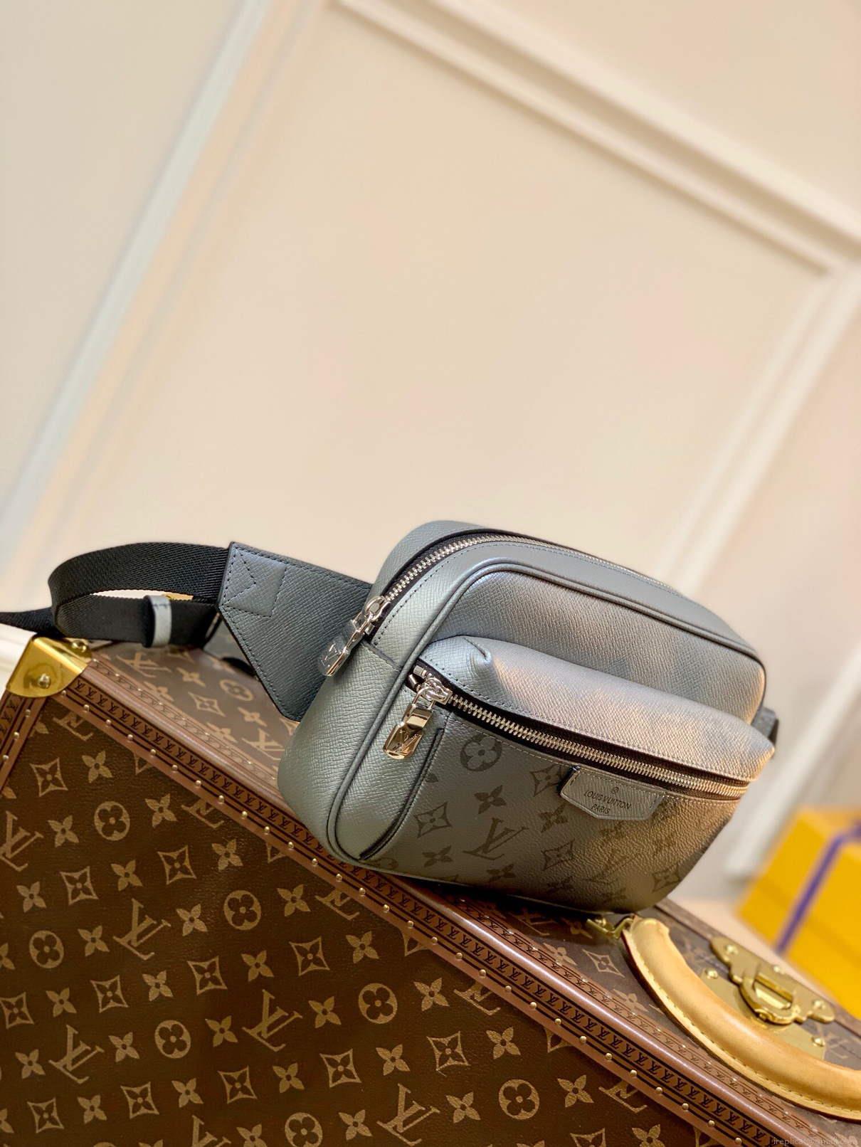LV M30247 Louis Vuitton Outdoor Bumbag Silver
