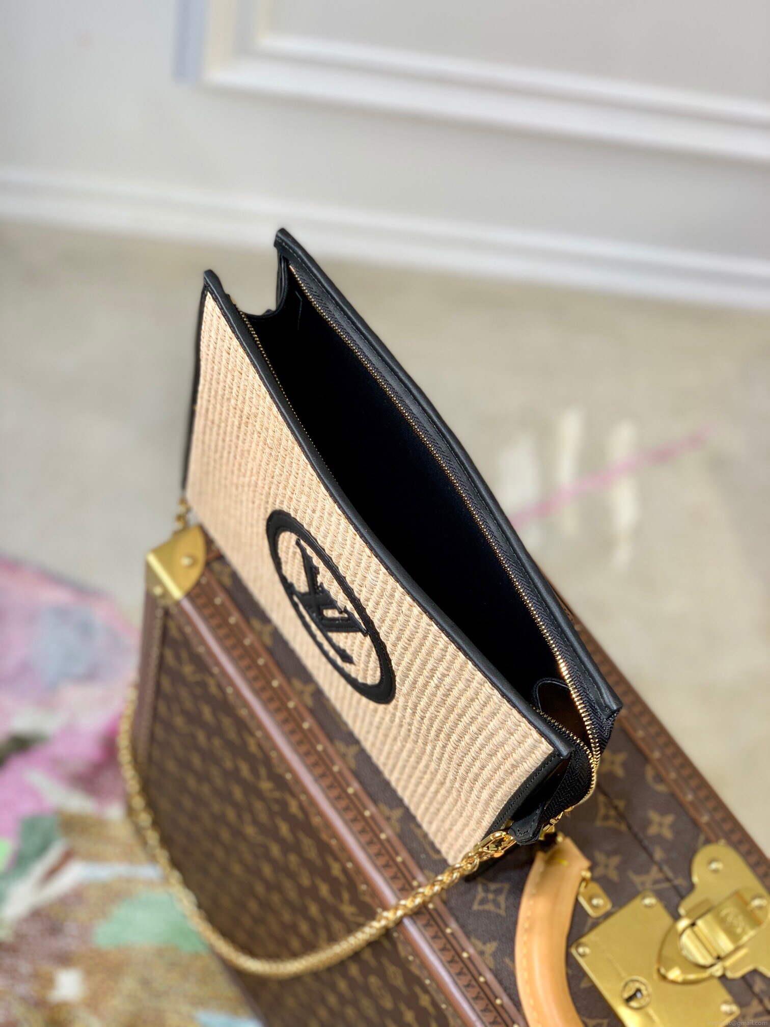LV M81366 Louis Vuitton Toiletry Pouch On Chain Natural Black