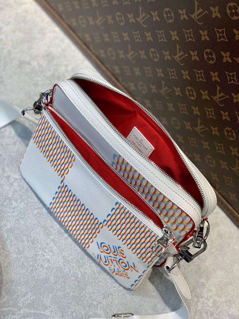 LV M20665 Louis Vuitton Trio Messenger Other Leathers