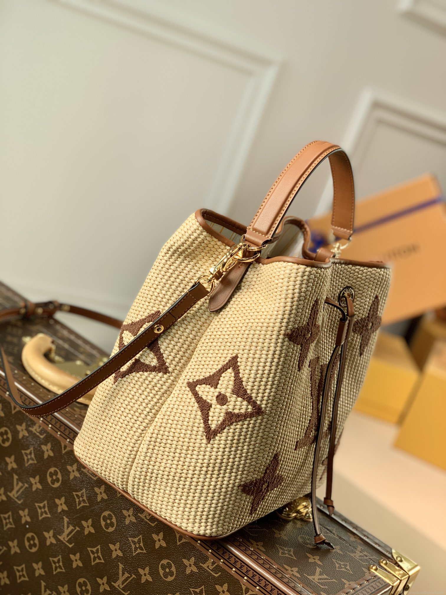 LV M57704 Louis Vuitton NÉONOÉ MM Bag Apricot