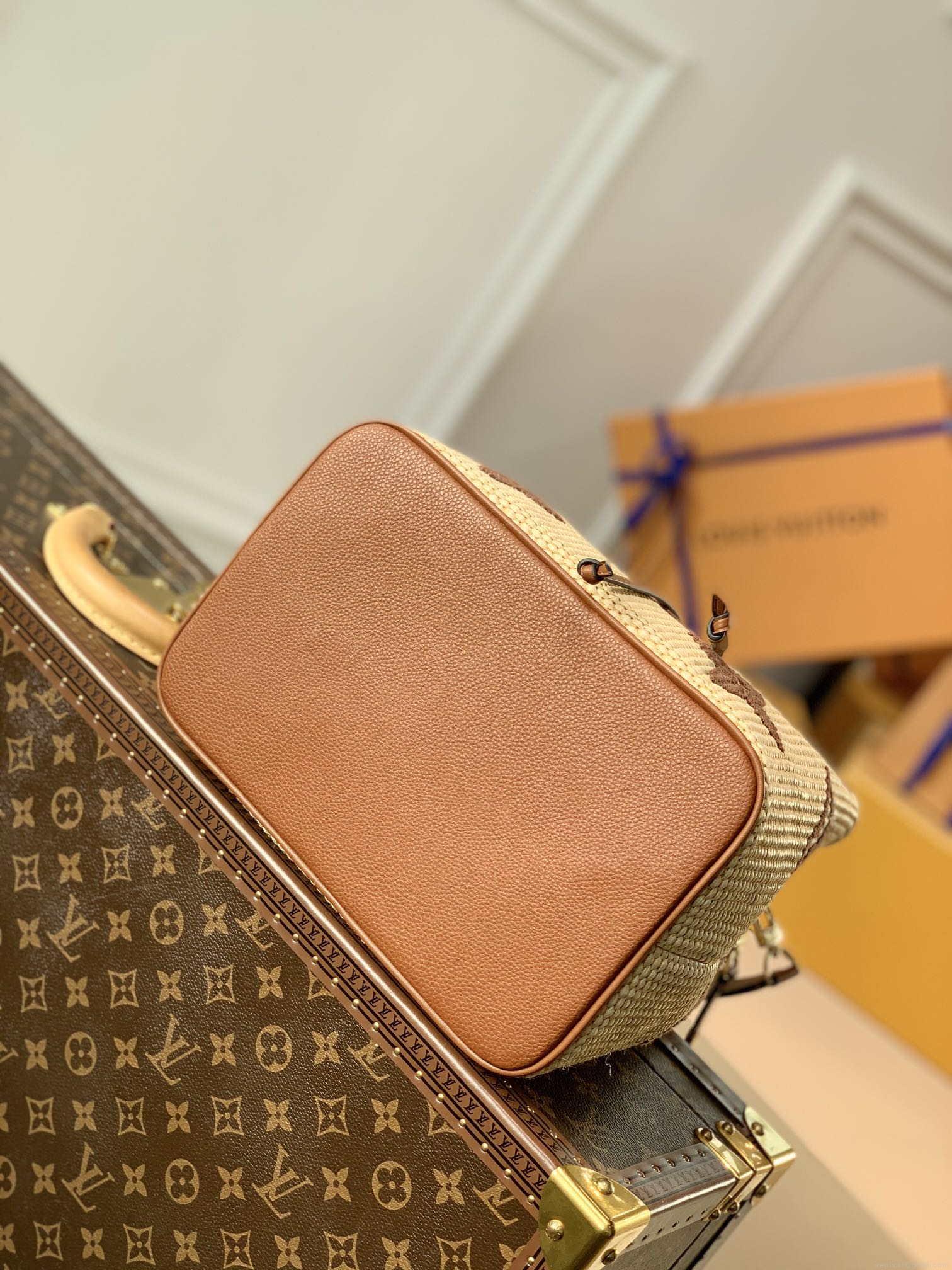 LV M57704 Louis Vuitton NÉONOÉ MM Bag Apricot