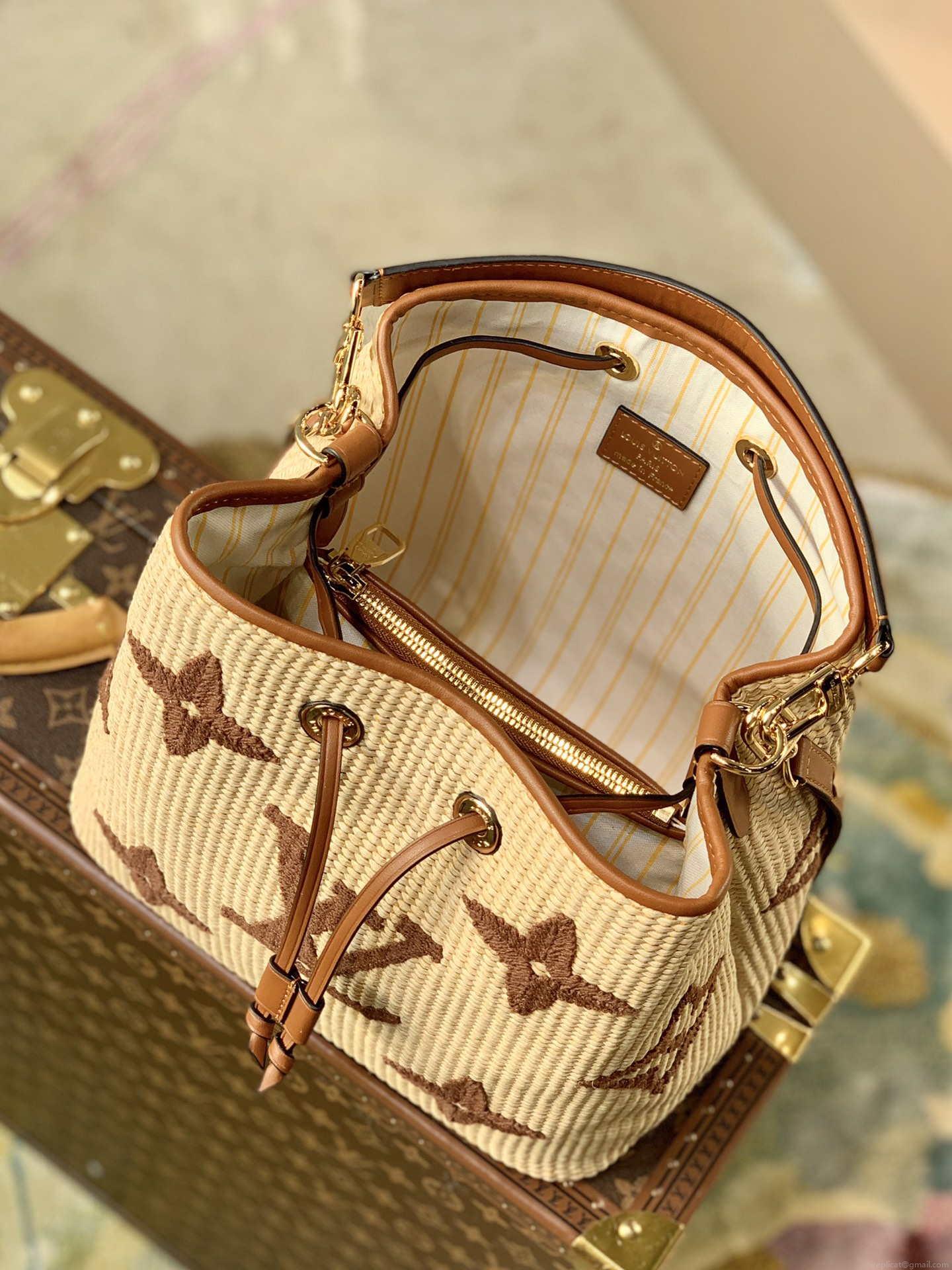 LV M57704 Louis Vuitton NÉONOÉ MM Bag Apricot