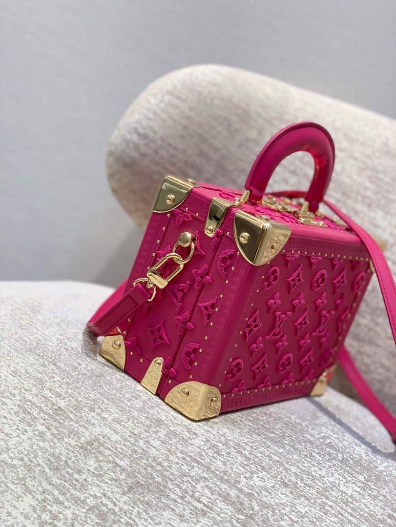LV M20682 Louis Vuitton Petite Valise Rose red