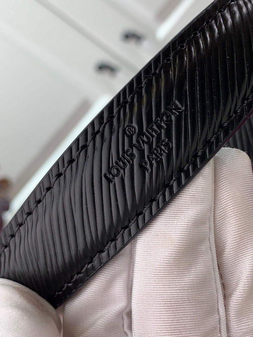 LV M59416 Louis Vuitton Twist MM Epi leather Handbag Black