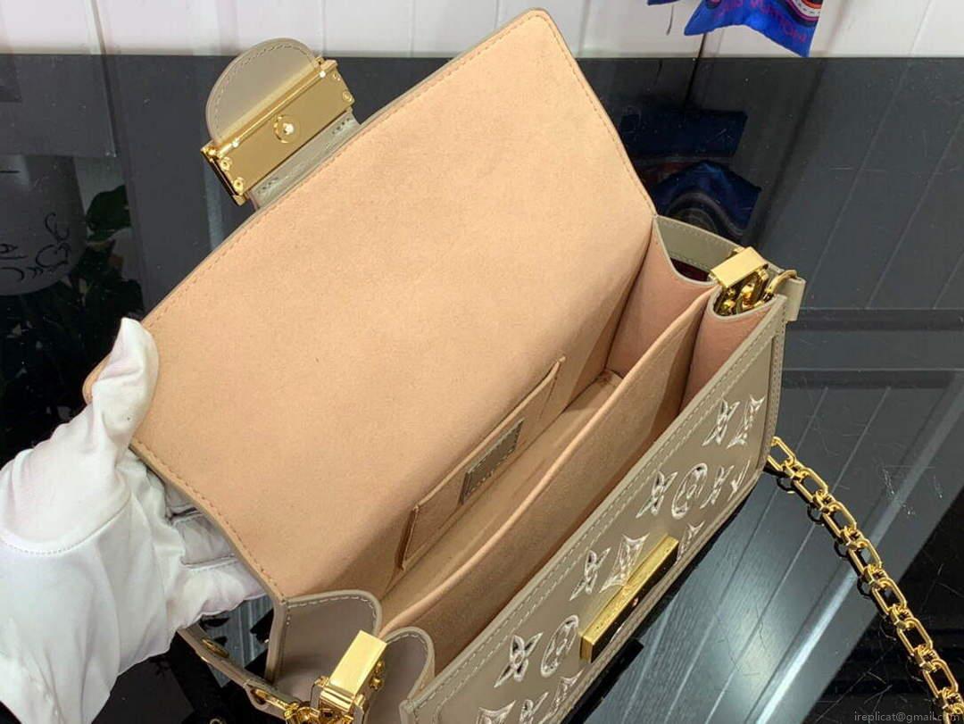 LV M20739 Louis Vuitton Dauphine East West Handbag Apricot