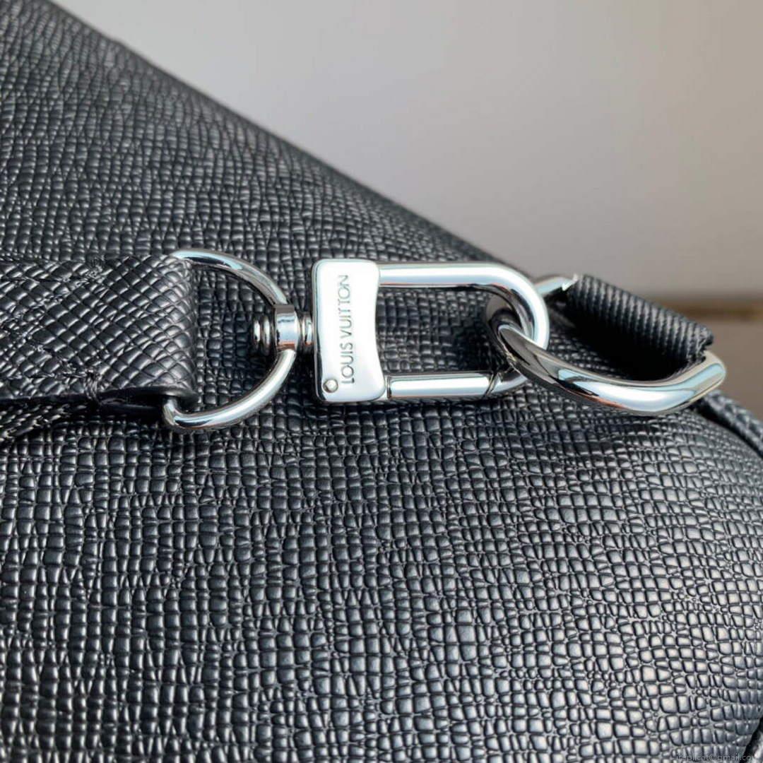 LV M30859 Louis Vuitton Avenue Sling Bag Black