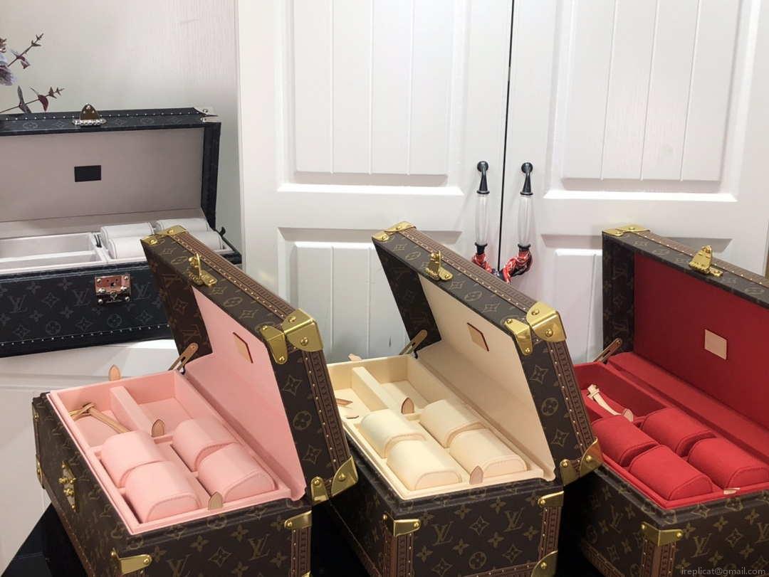 Louis Vuitton LV M20209 Coffret Accessoires Monogram Red