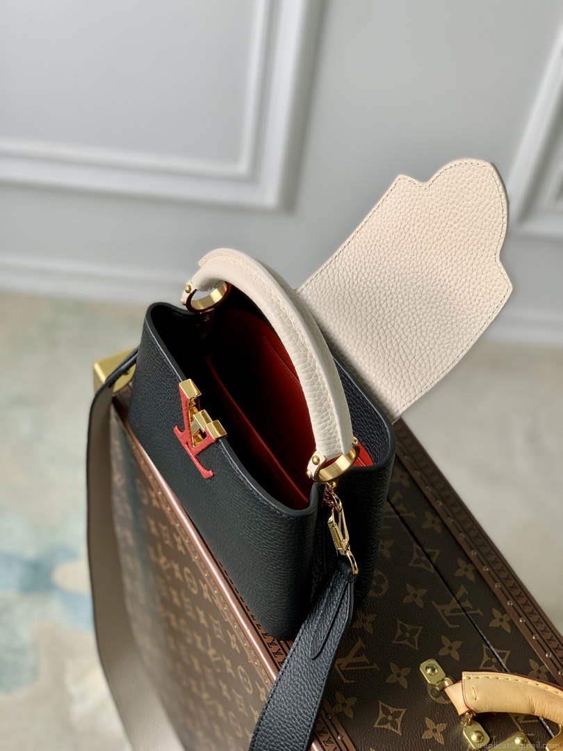 LV M21043 Louis Vuitton Capucines Mini Handbag Black / Greige Doux / Scarlet