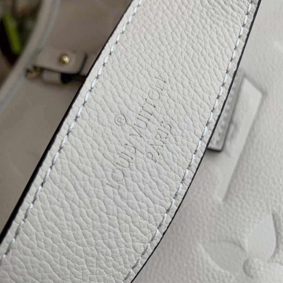 Louis Vuitton M46293 LV Carryall PM monogram Crème Biege