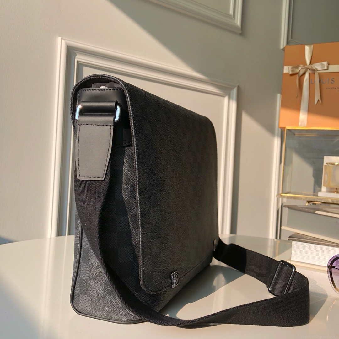 Louis Vuitton N41029 District MM Damier graphite Black