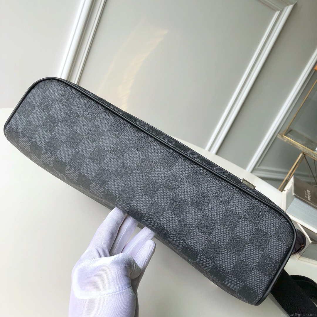 Louis Vuitton N41029 District MM Damier graphite Black