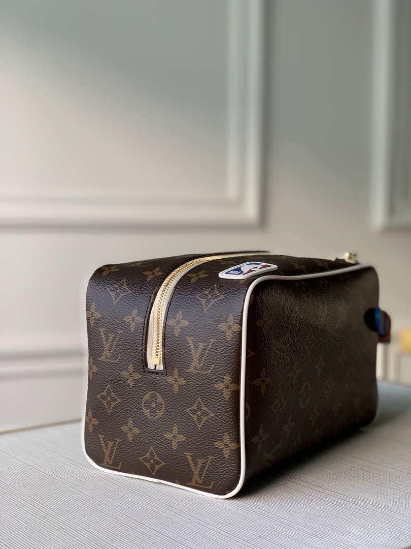 Louis Vuitton M44494 dopp kit toilet pouch M85149 monogram canvas