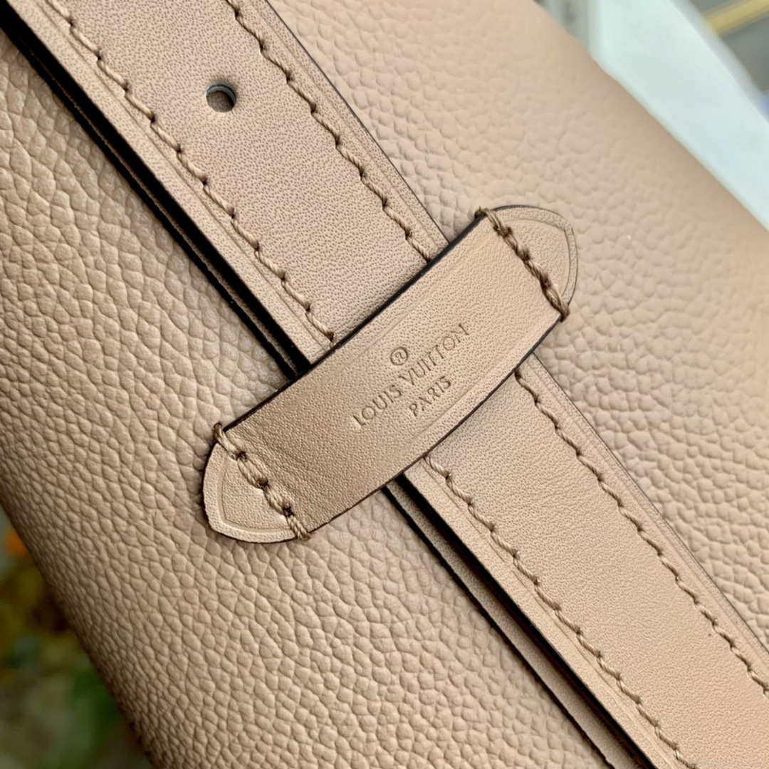 Louis Vuitton LV M46292 Carryall PM Monogram Tourterelle Gray