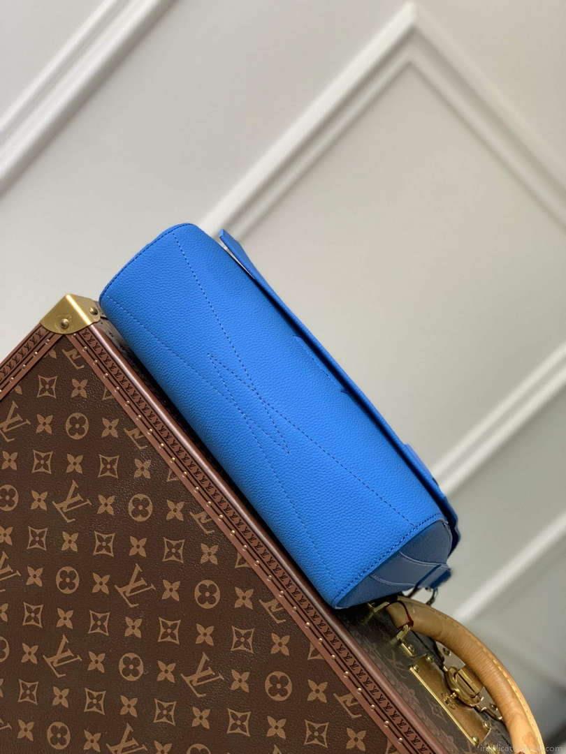 LV M22505 Louis Vuitton Takeoff Messenger Bag Blue