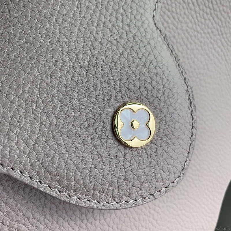 LV M22122 Louis Vuitton Capucines Mini Handbag Wisteria