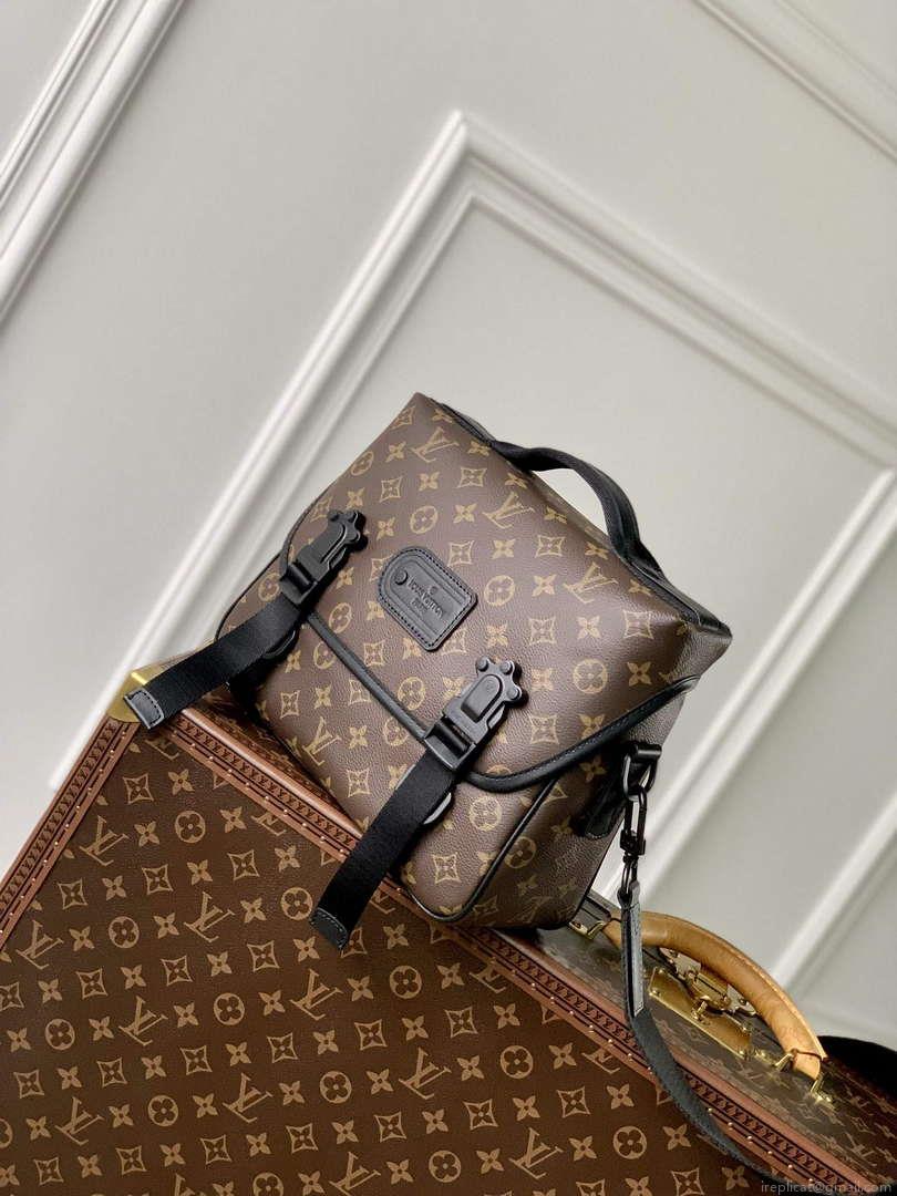 LV M46972 Louis Vuitton LV Trail Messenger Bag