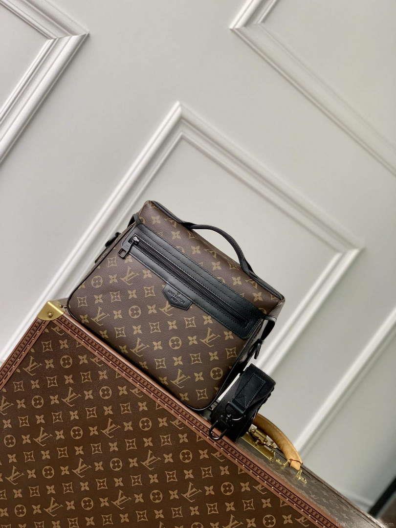 LV M46972 Louis Vuitton LV Trail Messenger Bag