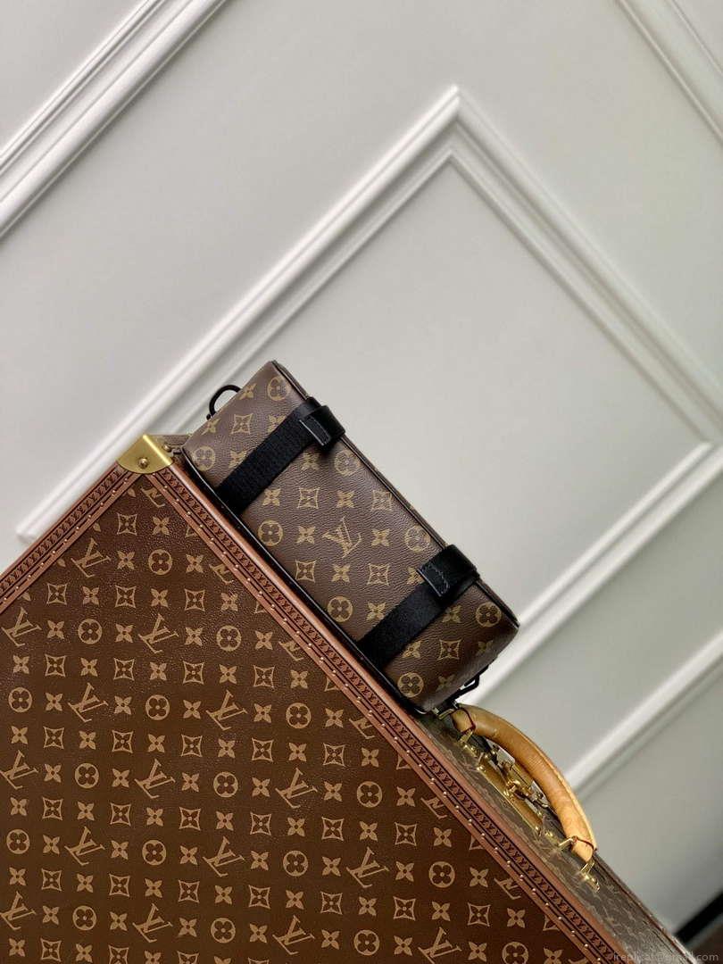 LV M46972 Louis Vuitton LV Trail Messenger Bag