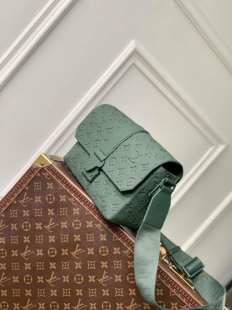 LV M24439 Louis Vuitton S-Cape Messenger Bag Forest Green