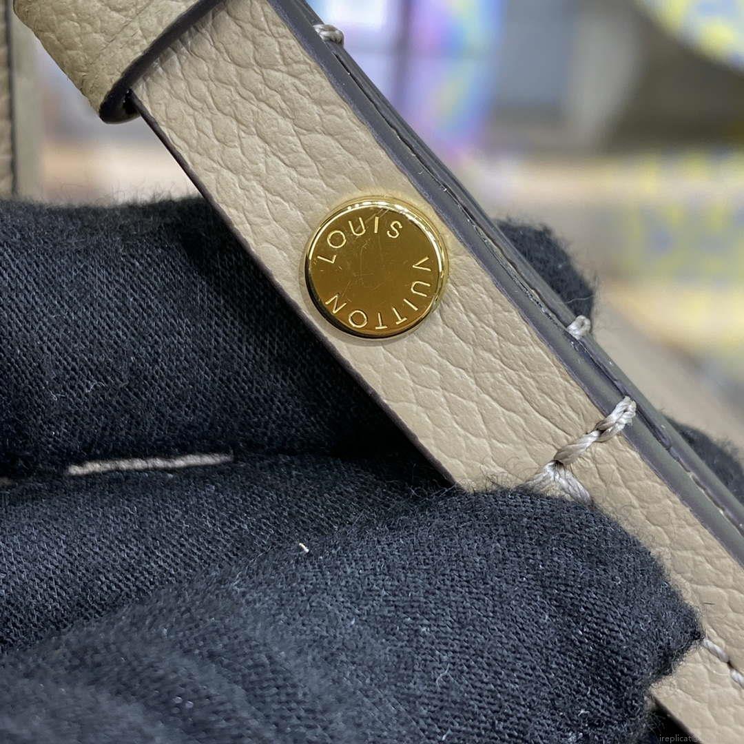 LV M81862 Louis Vuitton Easy Pouch On Strap Bag Monogram empreinte Tourterelle Beige