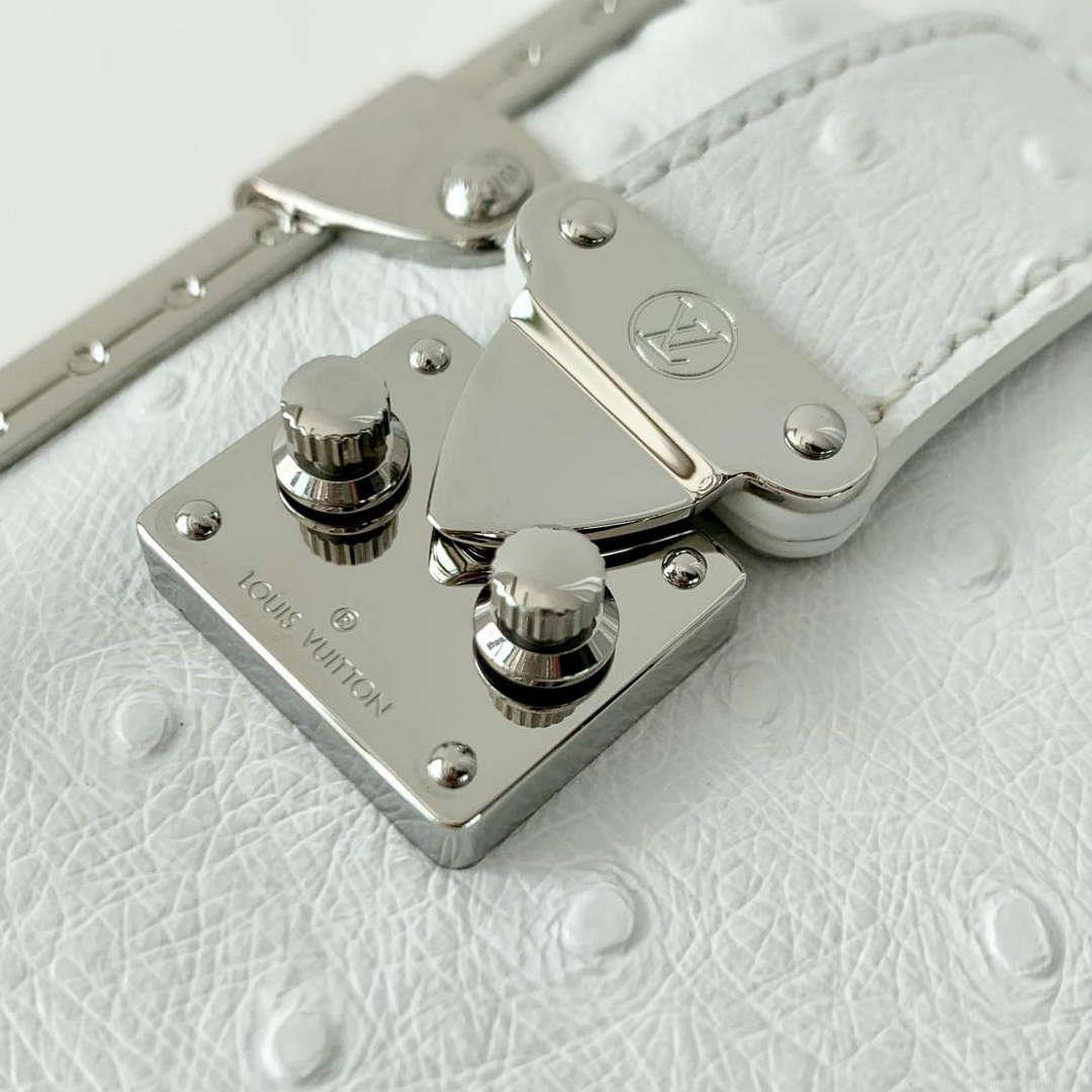 LV M25445 Louis Vuitton Slim Trunk Bag Ostrich Pattern White