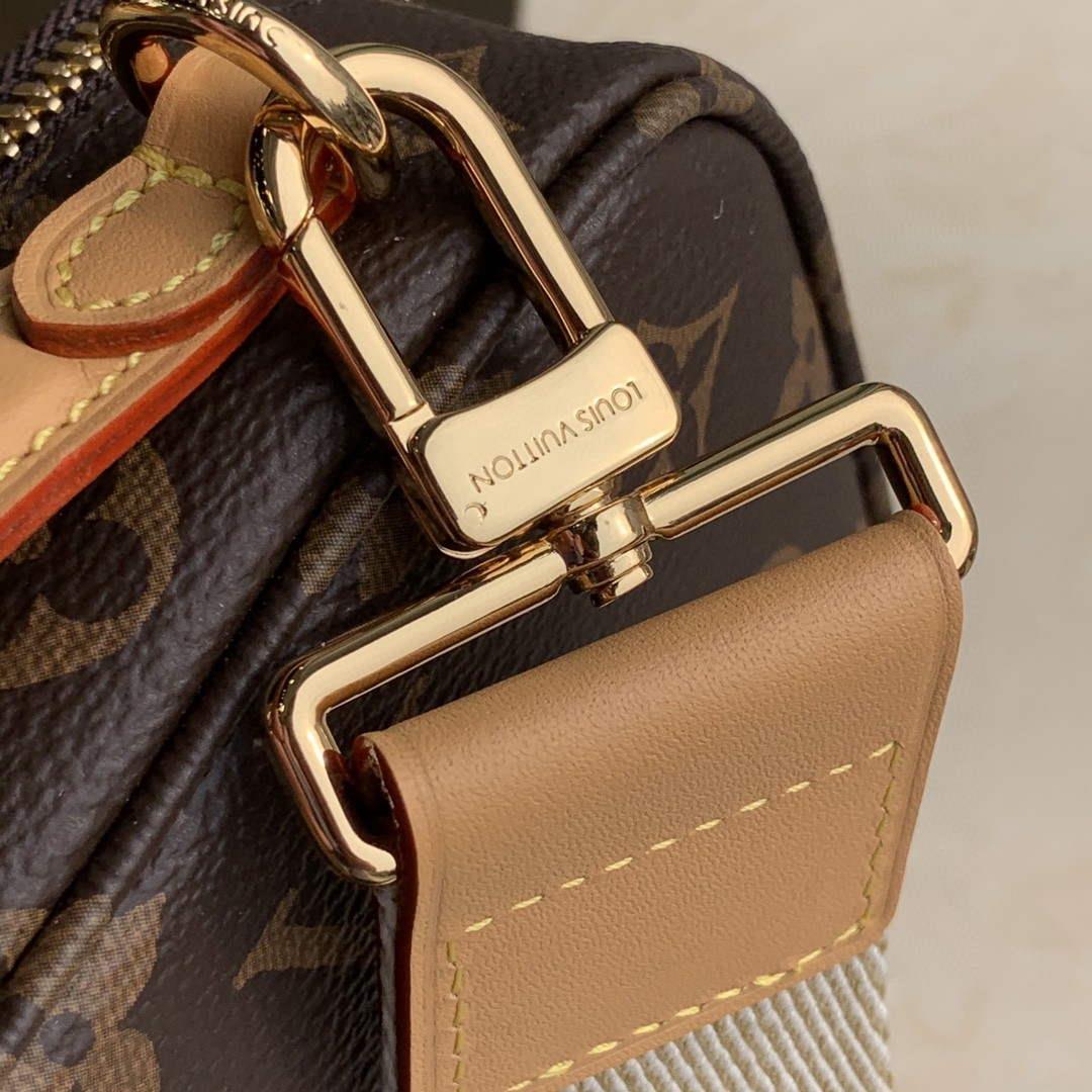 LV M80446 Louis Vuitton M80450 Utility Crossbody Monogram
