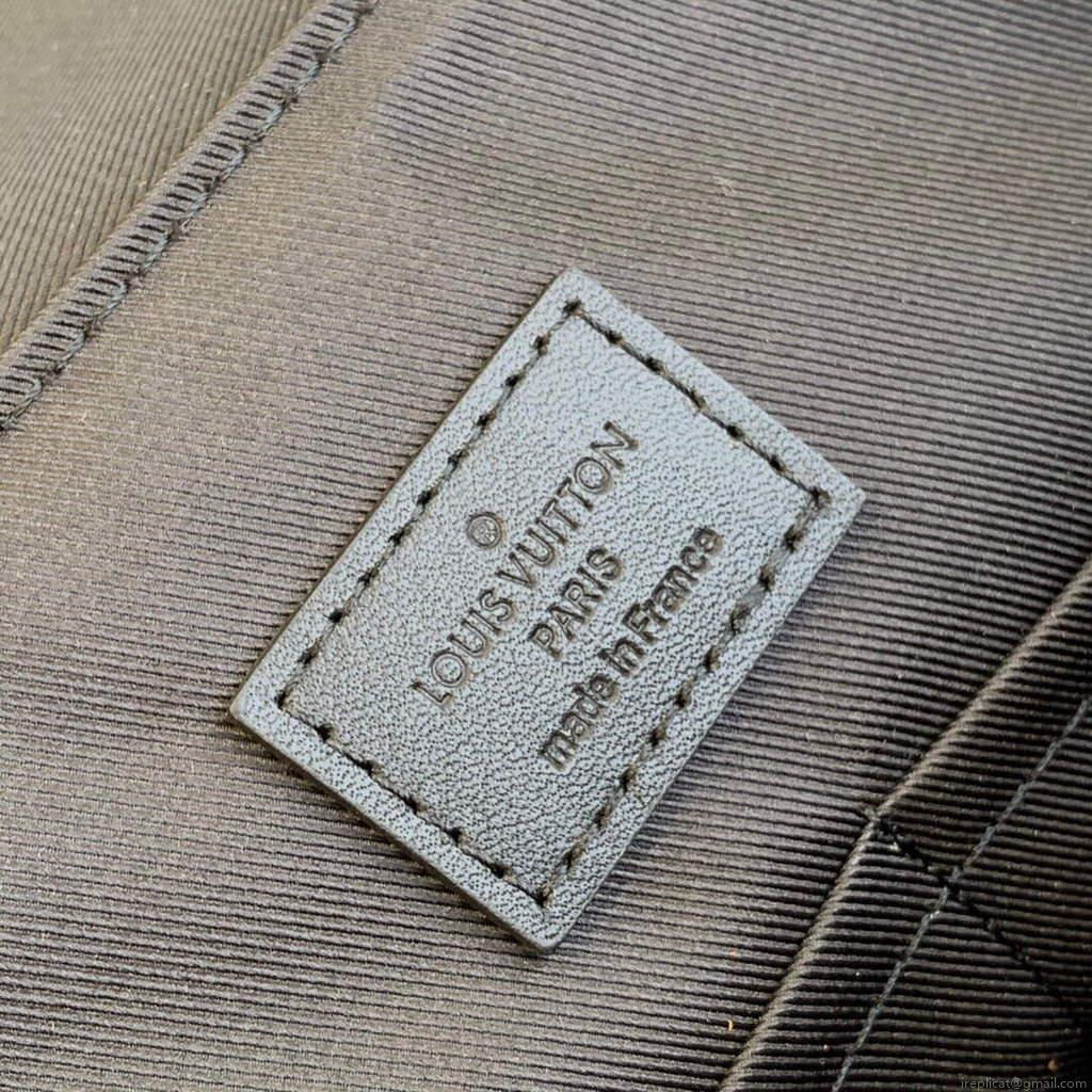 LV M45911 Louis Vuitton Saumur Messenger Black