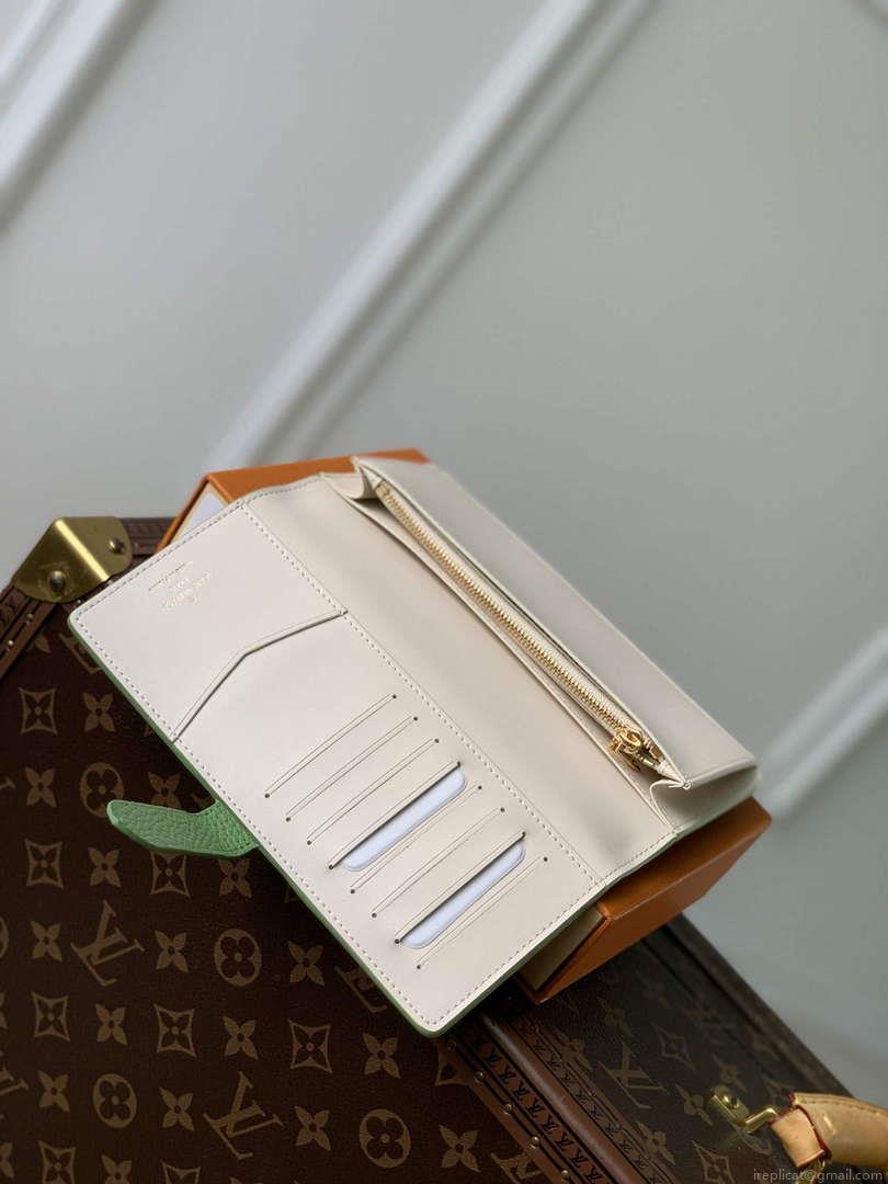 LV M82512 Louis Vuitton LV Vertical Wallet Vert Noto Green