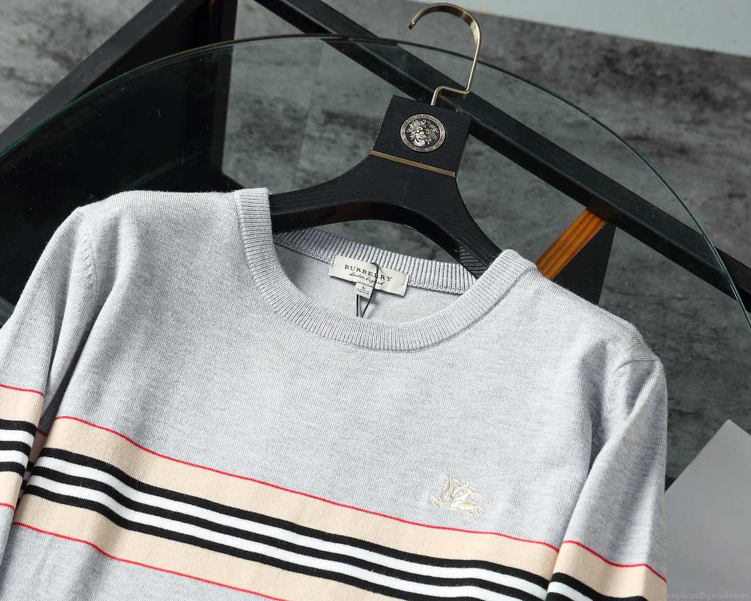 Burberry Men’s 80636341 Embroidered Oak Leaf Crest Wool Sweater B70020