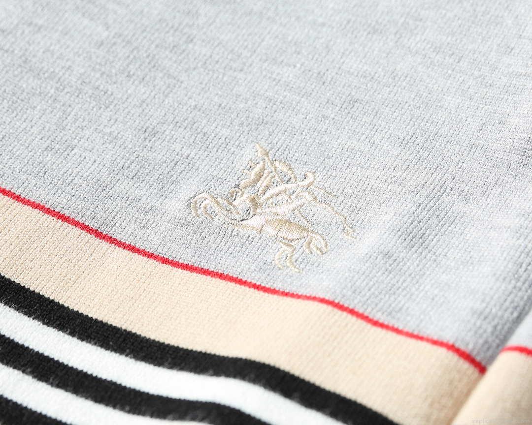 Burberry Men’s 80636341 Embroidered Oak Leaf Crest Wool Sweater B70020