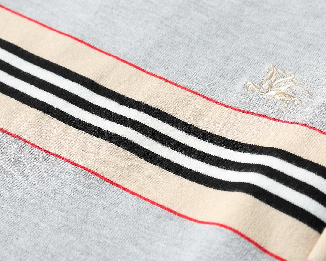 Burberry Men’s 80636341 Embroidered Oak Leaf Crest Wool Sweater B70020