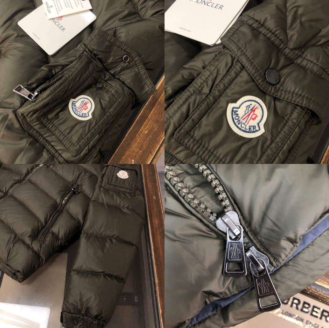 Moncler Short Classic Down Jacket M68737