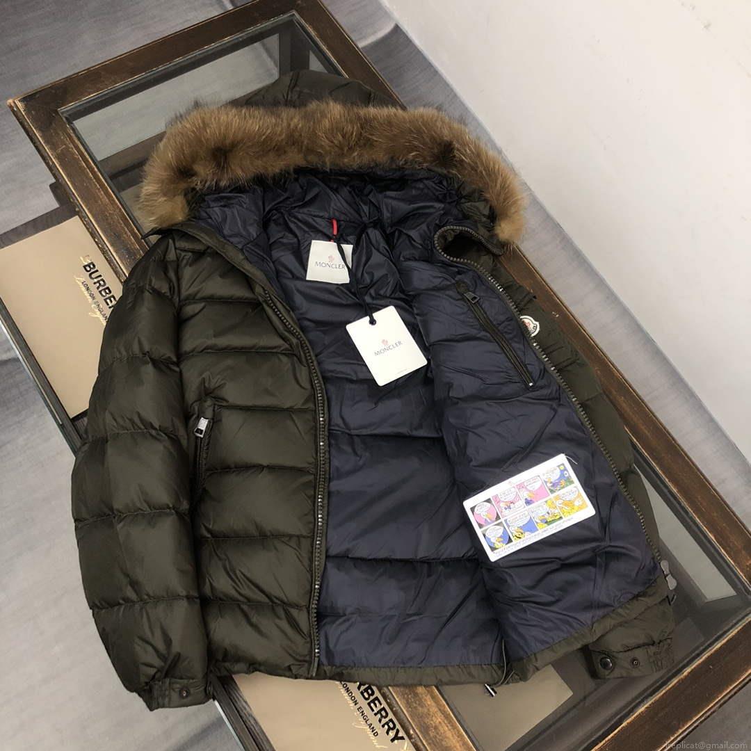 Moncler Short Classic Down Jacket M68737